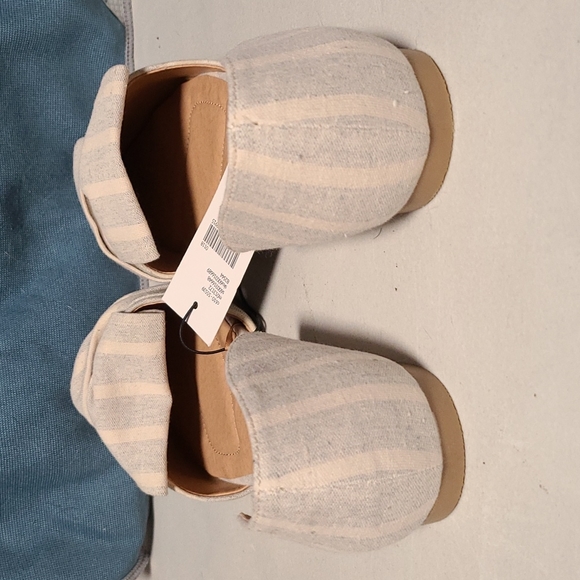 Lane Bryant fabric flats size 7W - Picture 3 of 7